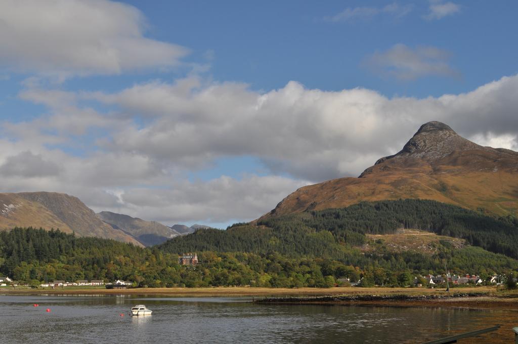 Bluebell Cottage with Hot Tub Ballachulish Exterior foto